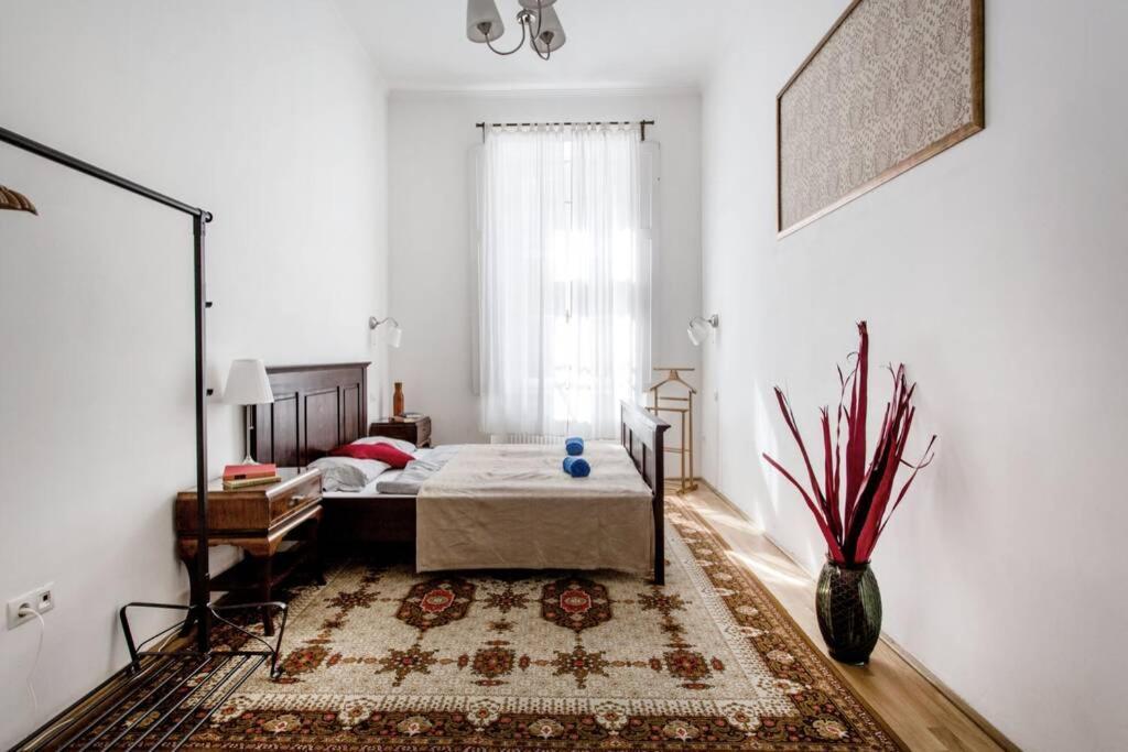 Central Budapest Apartment In Historical Building With Free Private Parking 외부 사진